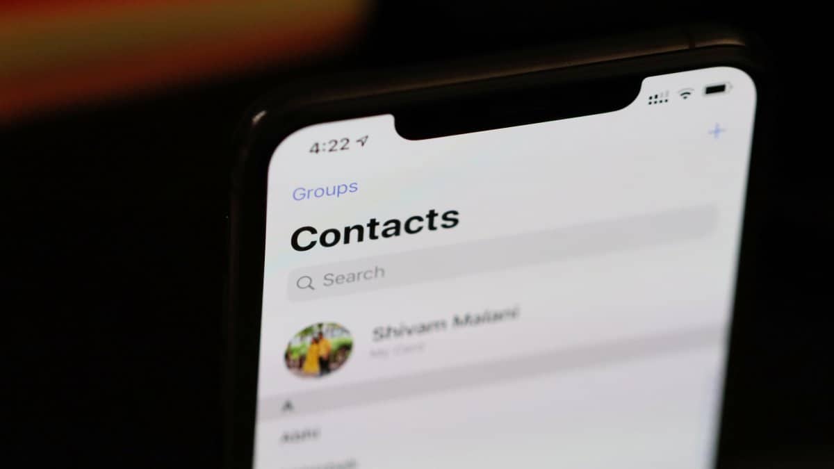 如何在 iPhone 上恢复联系人